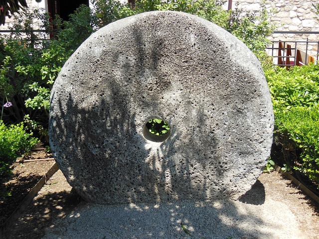 millstone-386066_640.jpg